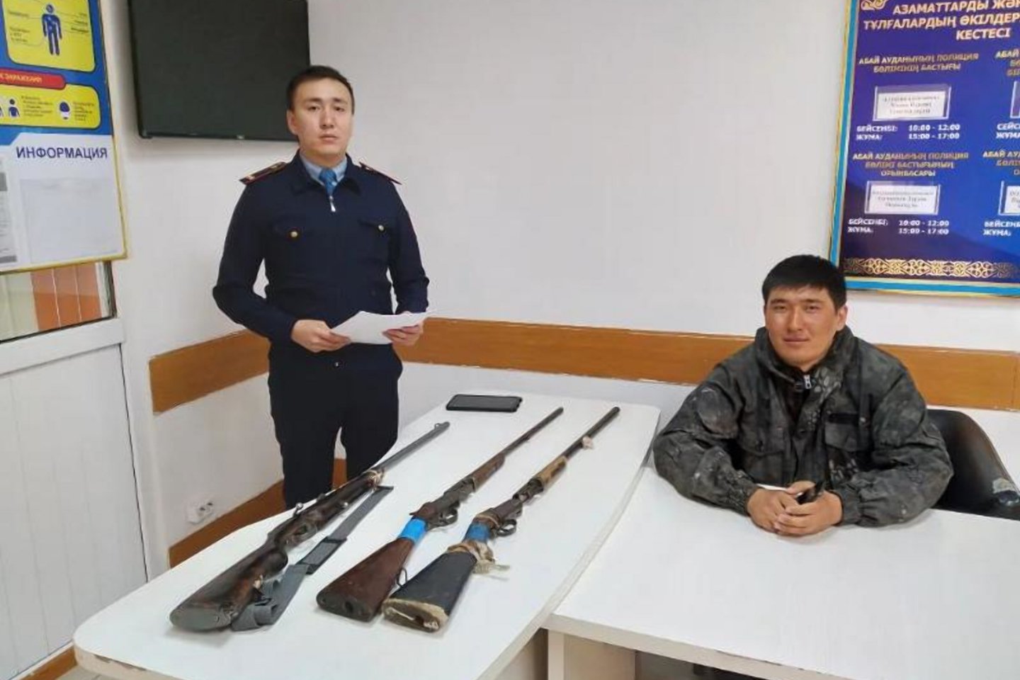 Усть-Каменогорск и ВКО / Житель села в ВКО добровольно сдал три ружья и получил почти 300 тысяч тенге Усть-Каменогорск и ВКО / Житель села в ВКО добровольно сдал три ружья и получил почти 300 тысяч тенге