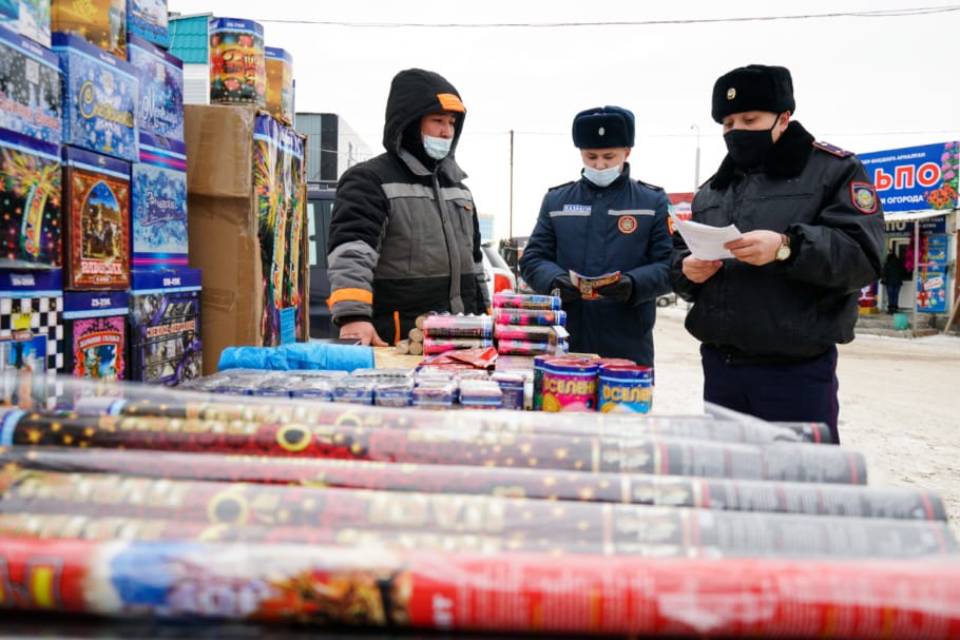 Усть-Каменогорск и ВКО / ОПМ "Пиротехника": изъято 459 штук пиротехнических изделий Усть-Каменогорск и ВКО / ОПМ "Пиротехника": изъято 459 штук пиротехнических изделий