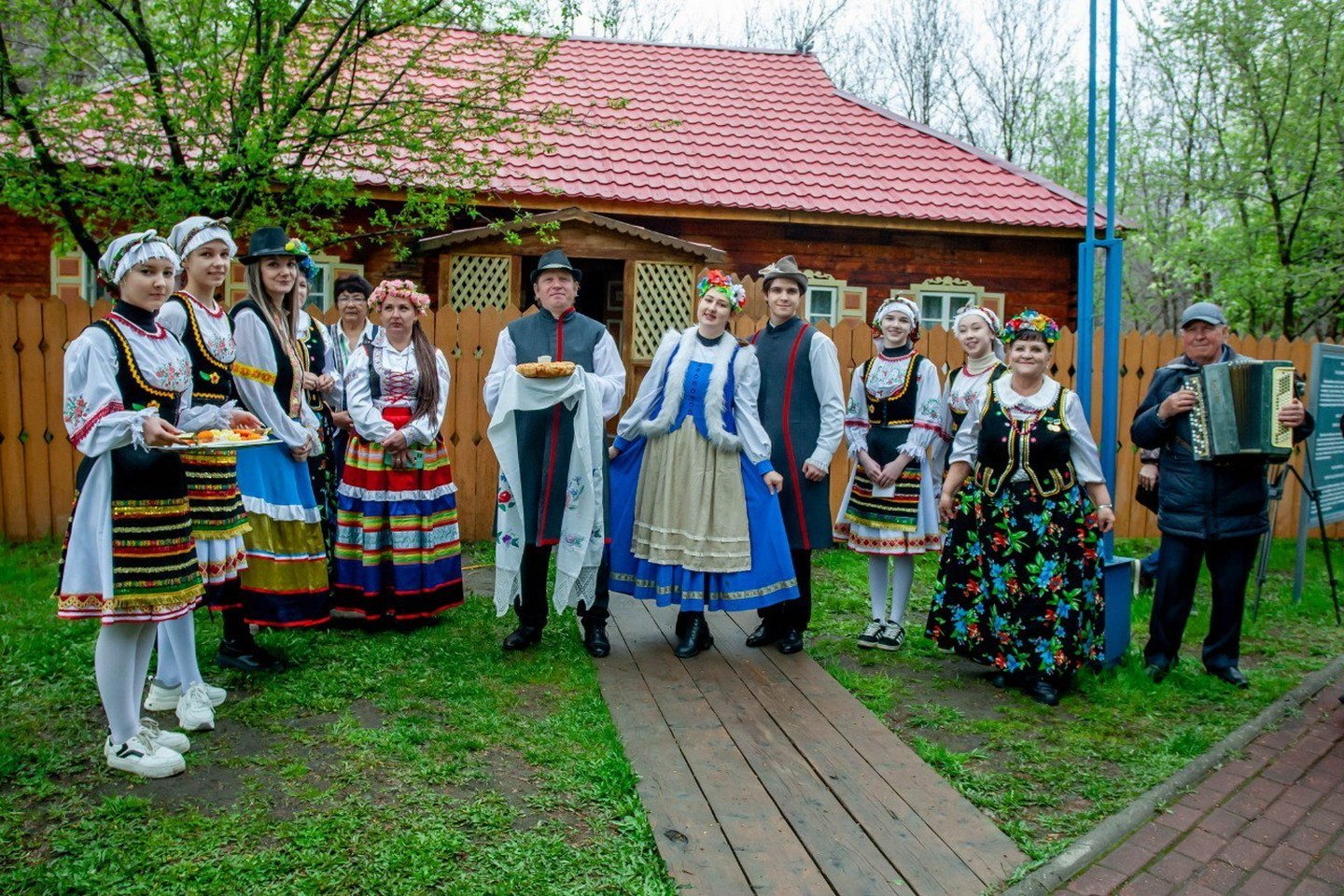 Усть-Каменогорск и ВКО / День единства народа отмечают в Усть-Каменогорске Усть-Каменогорск и ВКО / День единства народа отмечают в Усть-Каменогорске
