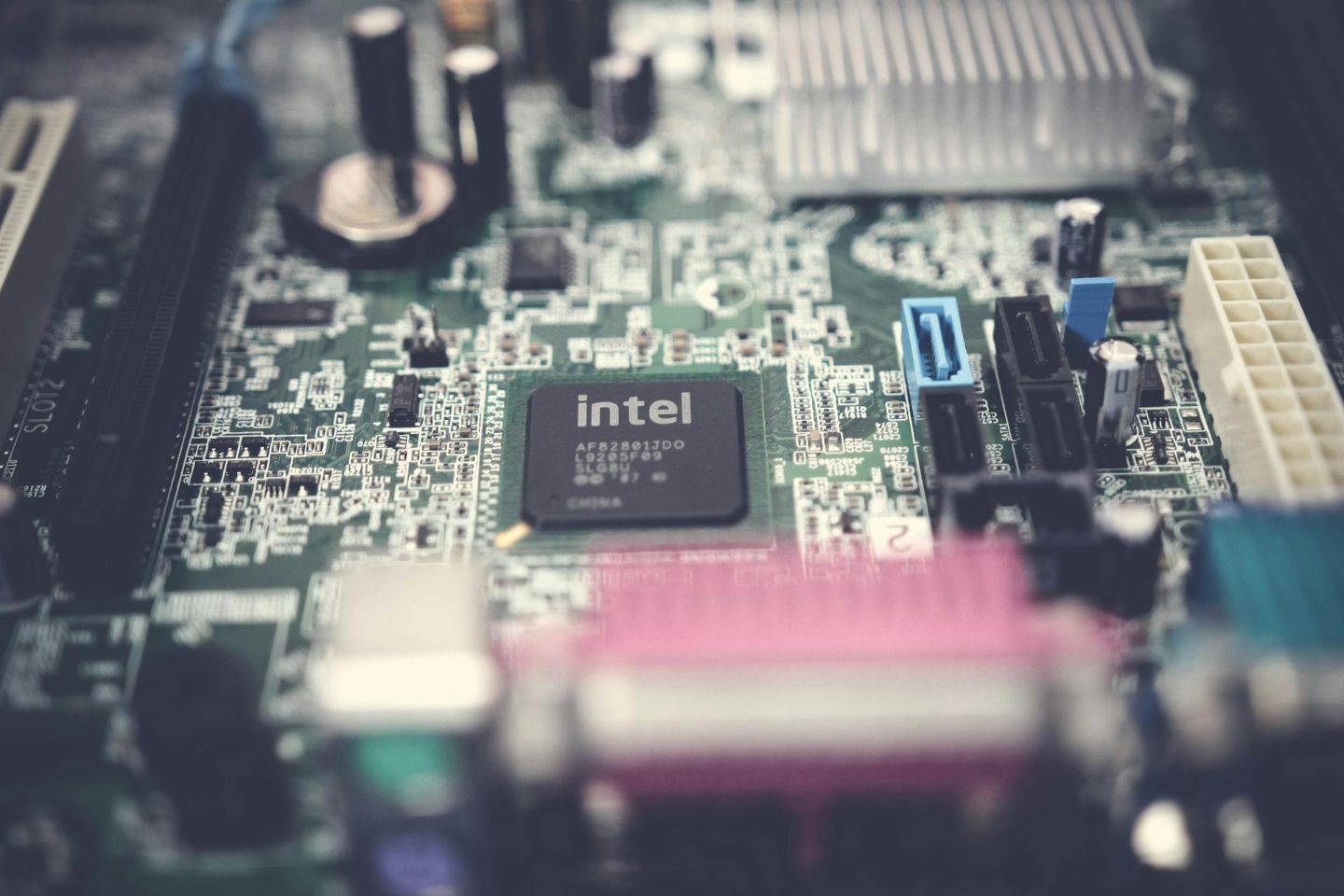 Новости мира / 15 тысяч сотрудников решили уволить в компании Intel Новости мира / 15 тысяч сотрудников решили уволить в компании Intel