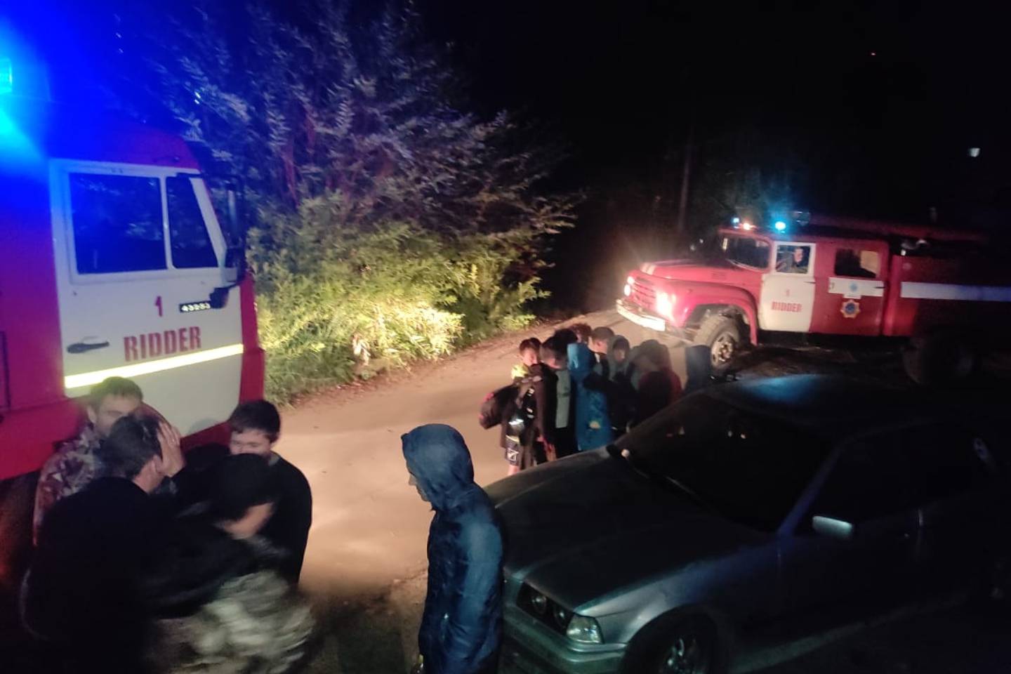 Усть-Каменогорск и ВКО / Пожар в Риддере: спасатели эвакуировали 10 детей-спортсменов Усть-Каменогорск и ВКО / Пожар в Риддере: спасатели эвакуировали 10 детей-спортсменов