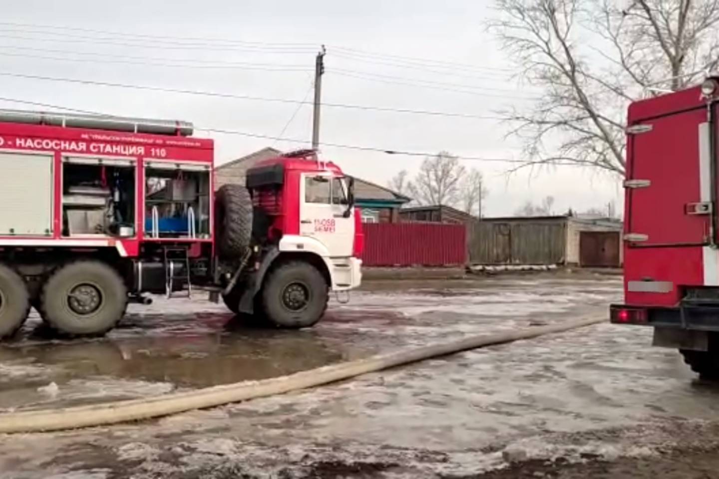 Новости Казахстана / Общество в Казахстане / Спасатели занимаются откачкой талых вод в ВКО Новости Казахстана / Общество в Казахстане / Спасатели занимаются откачкой талых вод в ВКО