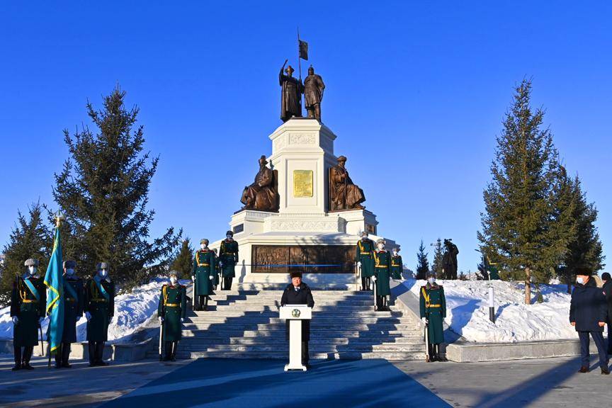 Усть-Каменогорск и ВКО / В ВКО открыли монумент Независимости Усть-Каменогорск и ВКО / В ВКО открыли монумент Независимости