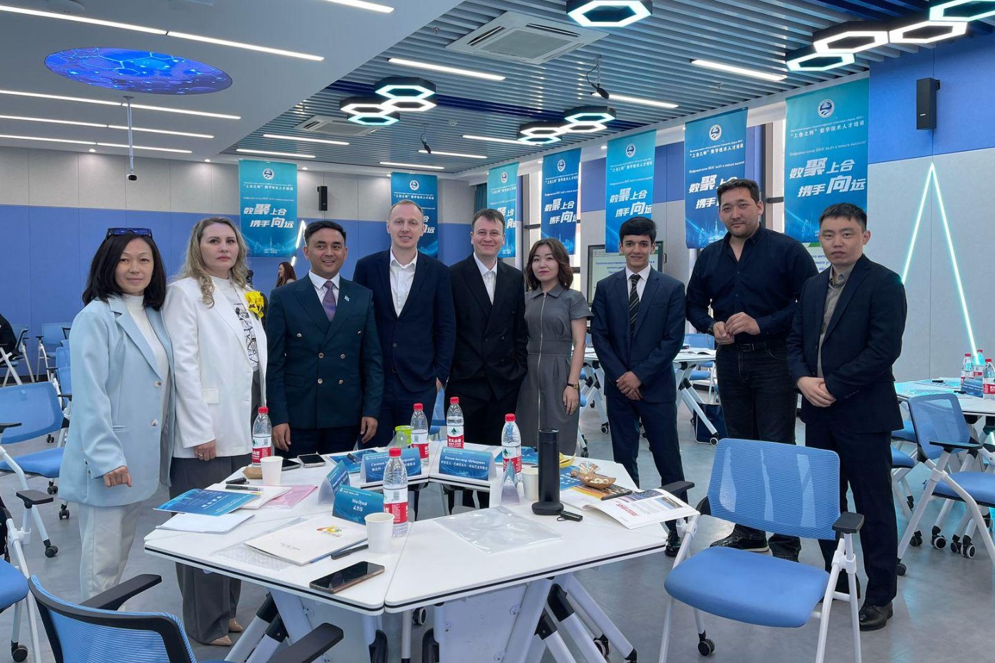 Усть-Каменогорск и ВКО / Делегация из ВКО прибыла в Китай Усть-Каменогорск и ВКО / Делегация из ВКО прибыла в Китай