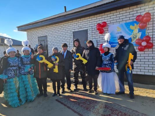 Усть-Каменогорск и ВКО / Күршімде көпбалалы отбасыларға баспана кілттерін берді Усть-Каменогорск и ВКО / Күршімде көпбалалы отбасыларға баспана кілттерін берді
