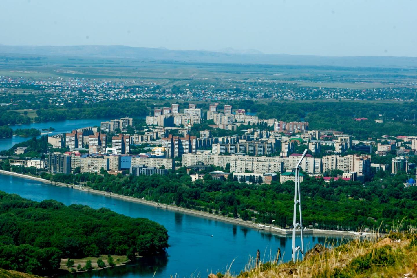Происшествия в Казахстане и мире / Во многих районах Усть-Каменогорска до сих пор нет света
