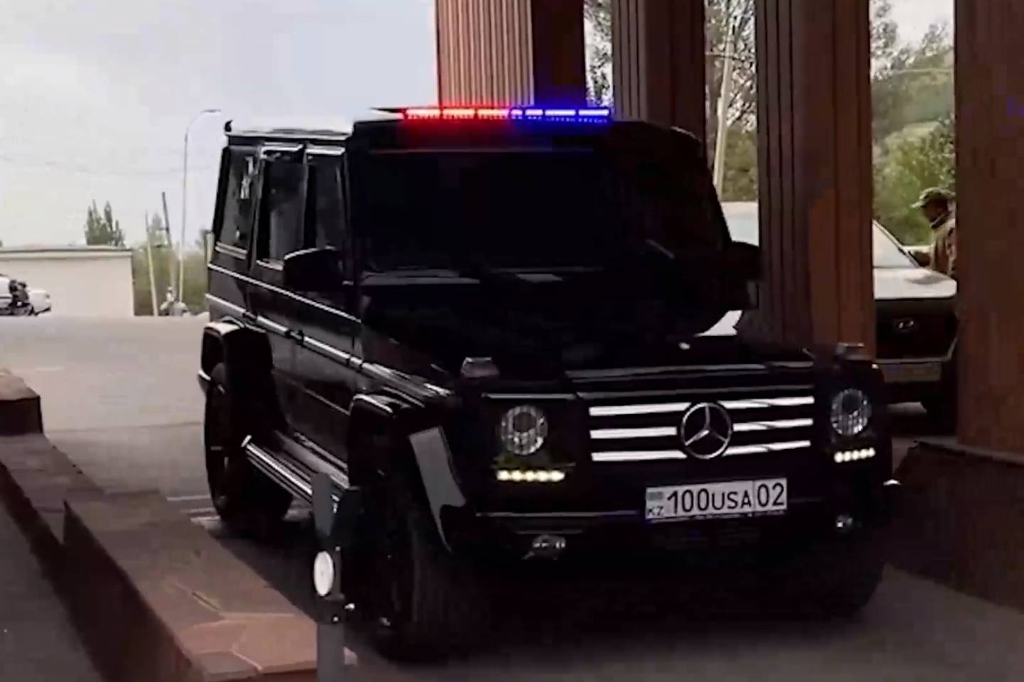 Происшествия в Казахстане и мире / Дерзкого алматинца на Gelandewagen накажут за стробоскопы и поддельные номера Происшествия в Казахстане и мире / Дерзкого алматинца на Gelandewagen накажут за стробоскопы и поддельные номера