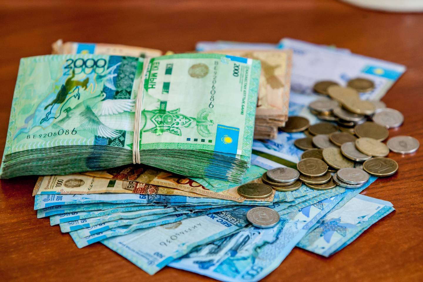 Новости Казахстана / 35 миллионов тенге украл почтальон в Сарыагаше Новости Казахстана / 35 миллионов тенге украл почтальон в Сарыагаше
