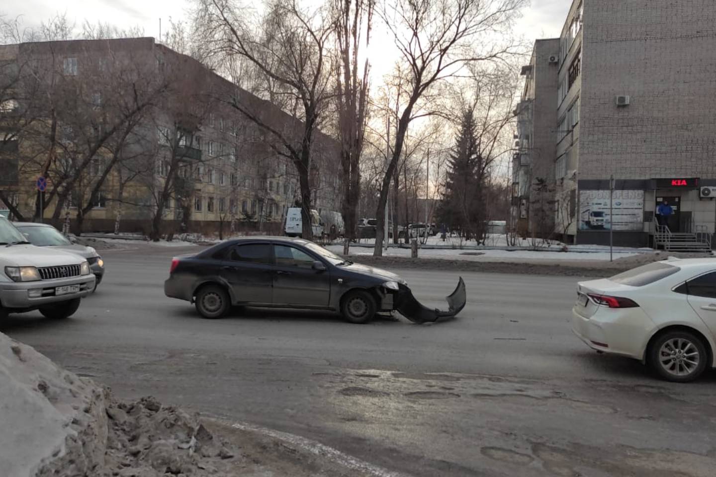 Усть-Каменогорск и ВКО / Уступи дорогу: водители двух авто устроили ДТП в Усть-Каменогорске Усть-Каменогорск и ВКО / Уступи дорогу: водители двух авто устроили ДТП в Усть-Каменогорске