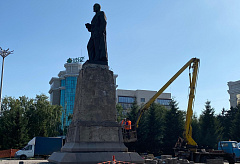 Өскеменде Абай ескерткішін жаңарту жұмыстары басталды
