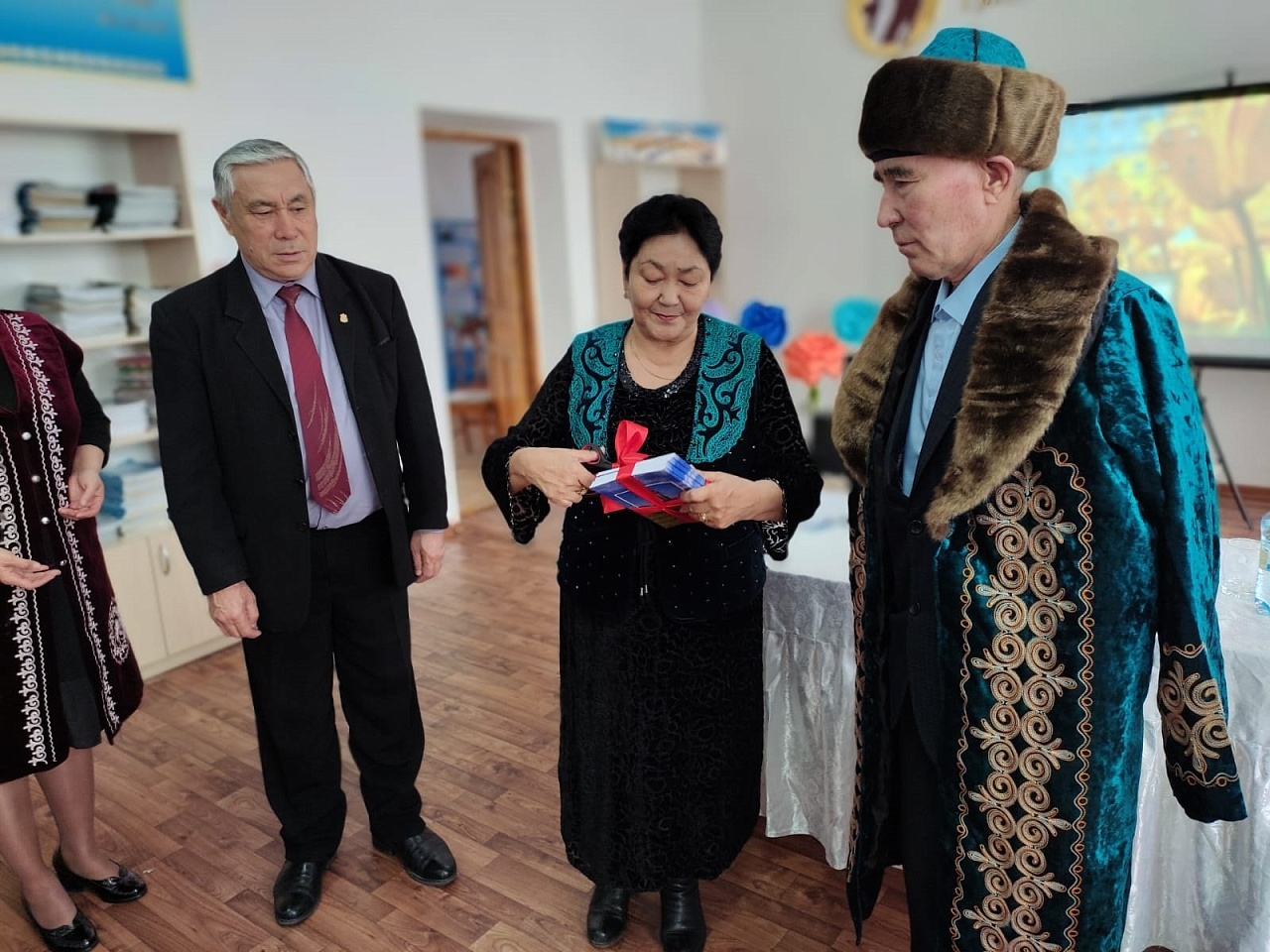 Усть-Каменогорск и ВКО / Мақсұтқан Көсеубаевтың жыр жинағы жарық көрді Усть-Каменогорск и ВКО / Мақсұтқан Көсеубаевтың жыр жинағы жарық көрді